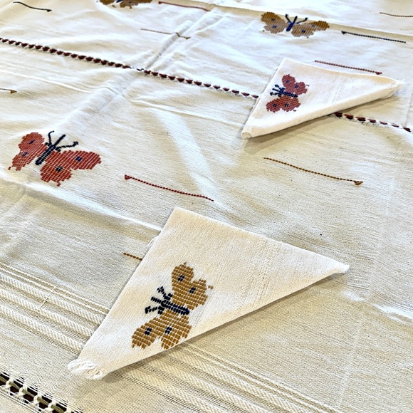 Vintage Butterfly Needlepoint Handmade Table Cloth and 6 Napkins - Picture 4 of 6